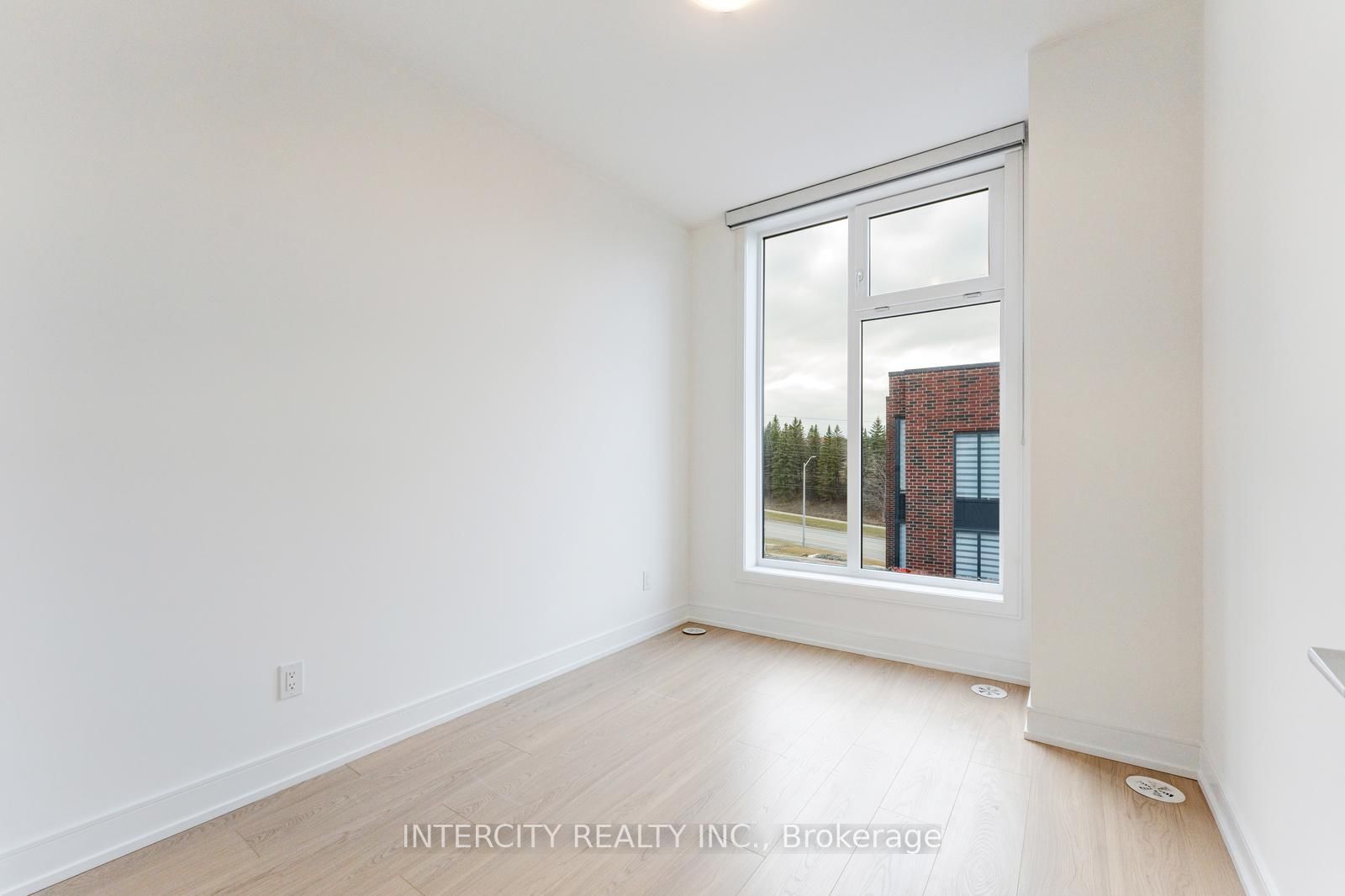 Townhouse for sale at 19 Desiree Place, Caledon, Ontario, L7E 4L2 - Bolton West - MLS: W12961840