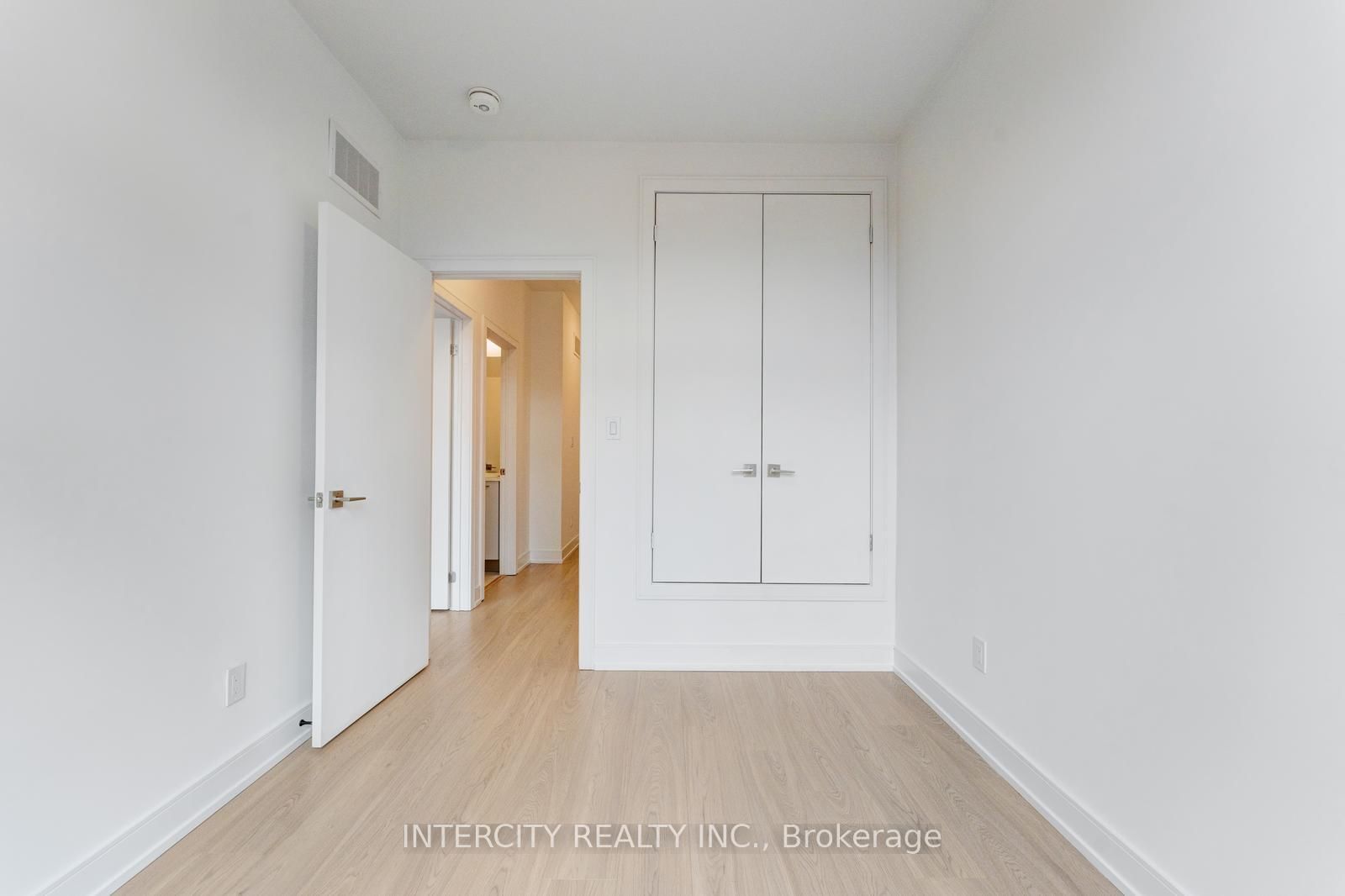 Townhouse for sale at 19 Desiree Place, Caledon, Ontario, L7E 4L2 - Bolton West - MLS: W12961840