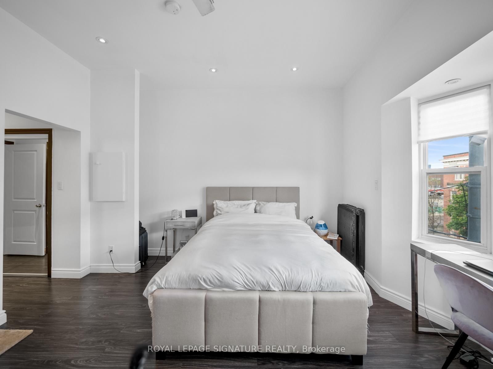 2243 Dundas Street W - Photo 7