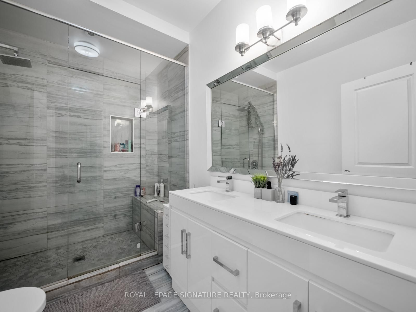 2243 Dundas Street W - Photo 8