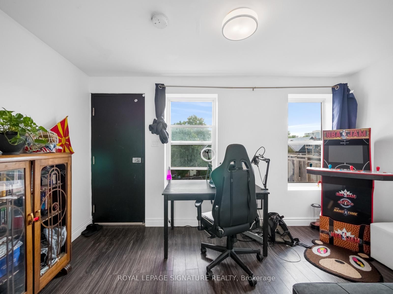 2243 Dundas Street W - Photo 9