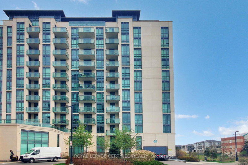 home for lease on 711-55 Yorkland Boulevard