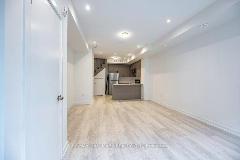 9 - 3566 Colonial Dr, Mississauga, L5L 0C1 | Image 2