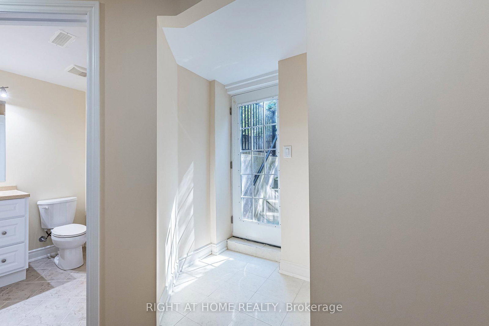 2204 Carpenters Circle - Photo 19