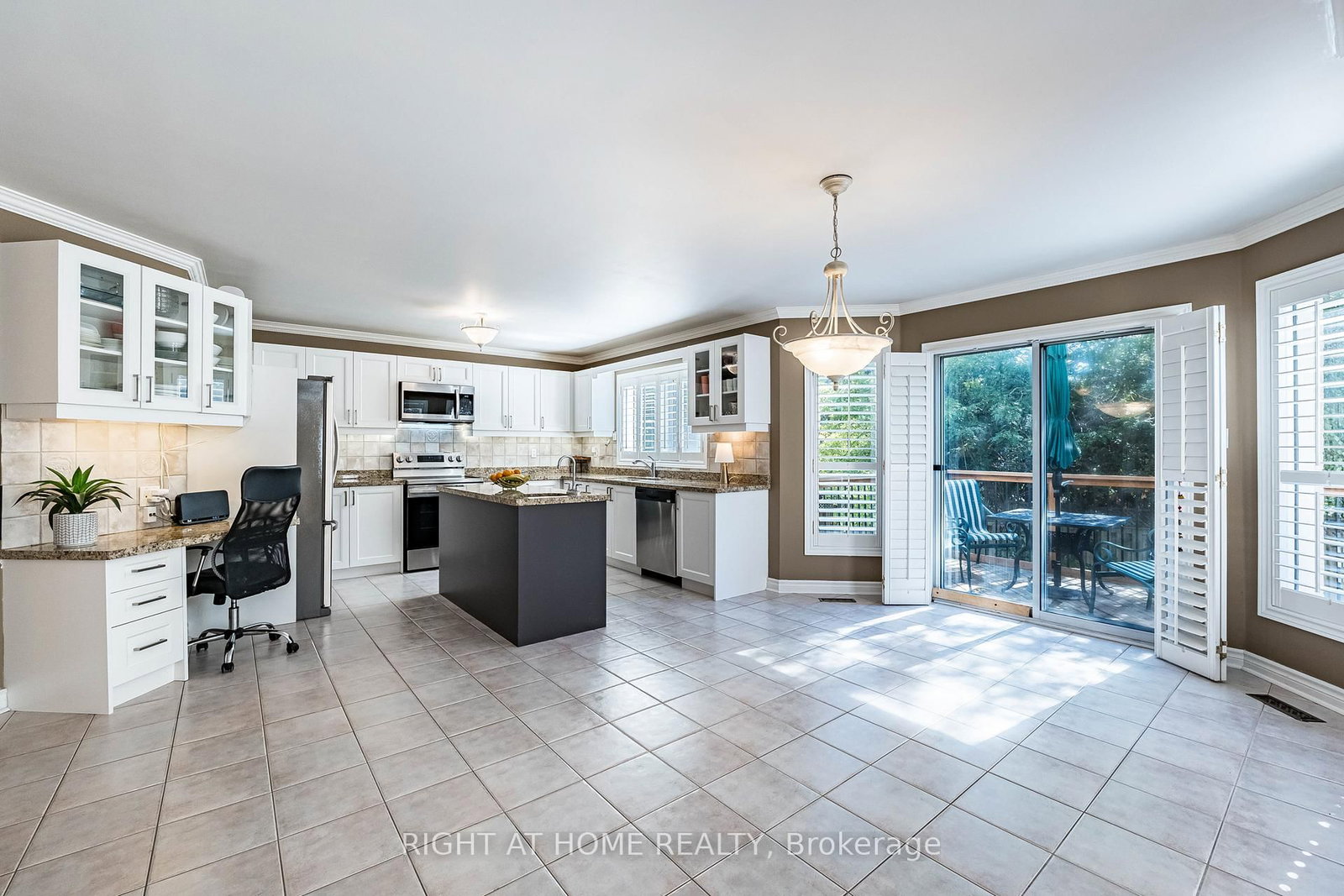 2204 Carpenters Circle - Photo 8