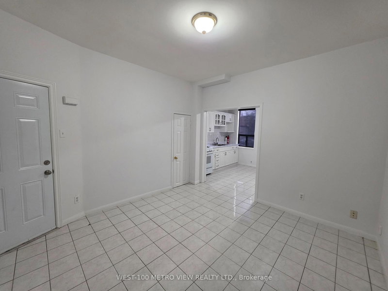 1075 Dufferin St, Toronto, M6H 4B5 | Image 2