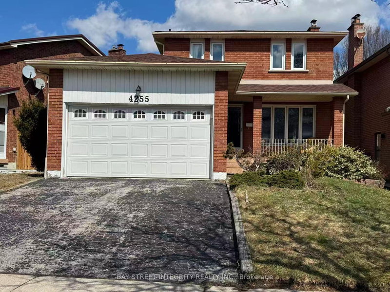 4255 Wakefield Cres, Mississauga, L5C 4M5 | Image 2