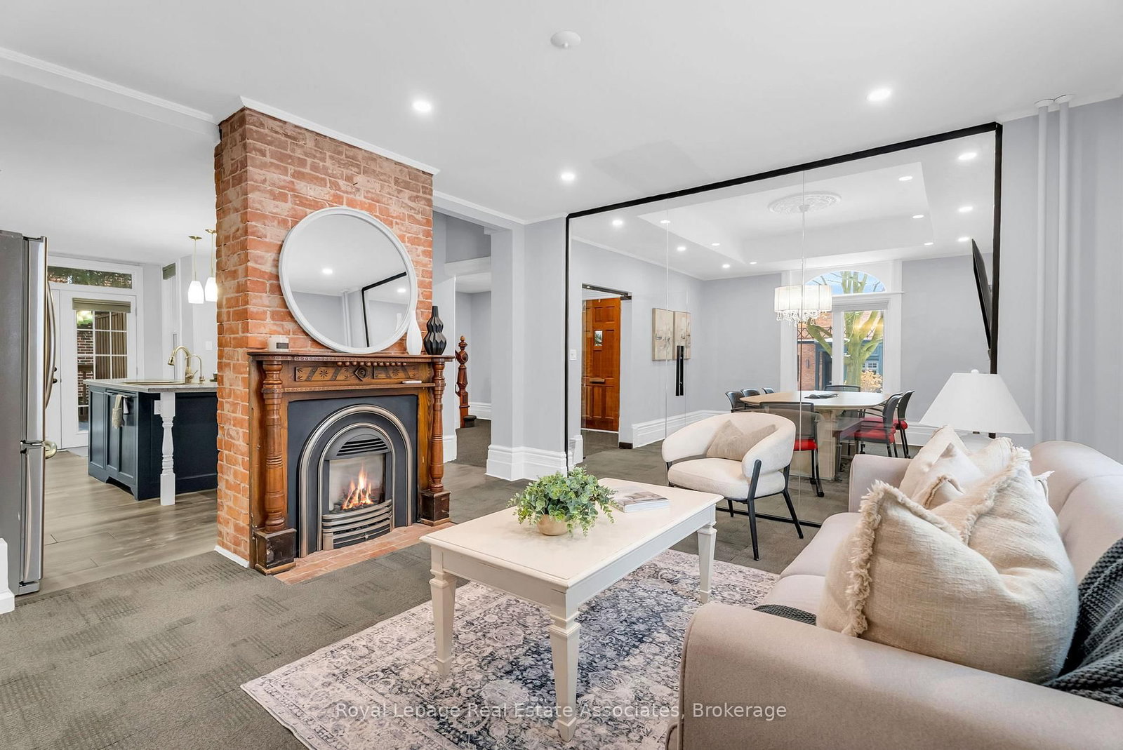 1 Third Avenue - Photo 20