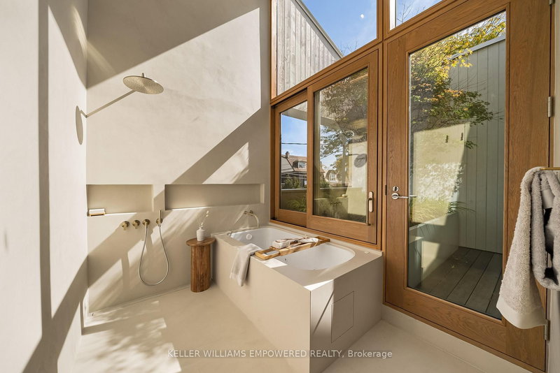 722 Lansdowne Ave, Toronto, M6H 3Y8 | Image 3