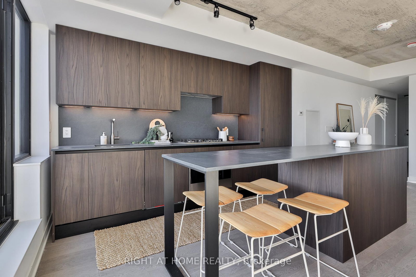 2720 W Dundas Street • #607 • Toronto, ON photo 4