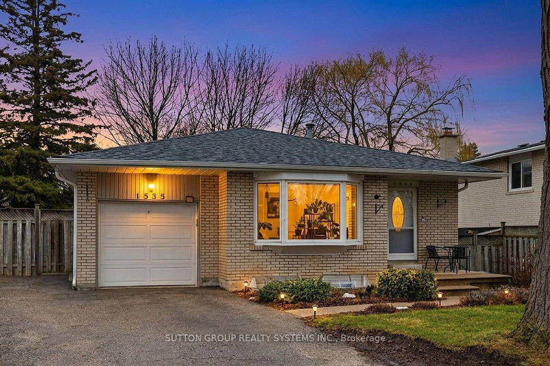 1535 Thetford Crt, Mississauga, L5J 3N2 | Image 2