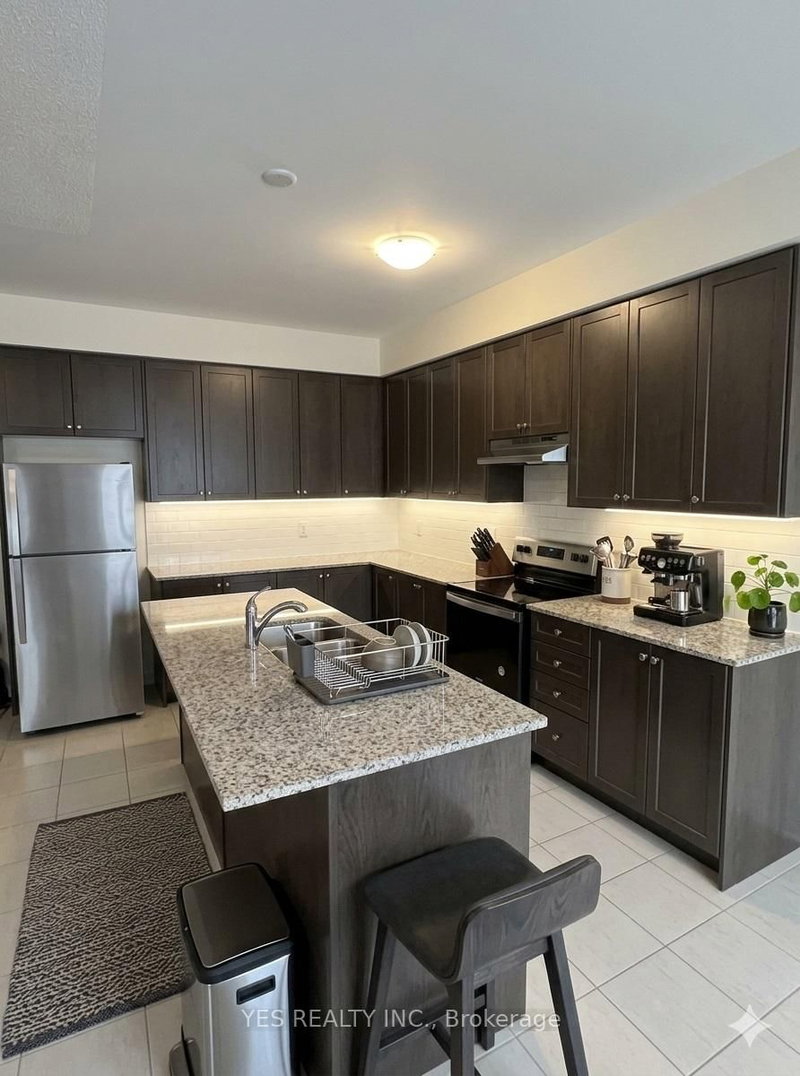 17 Brixham Lane, Brampton, L7A 5K2 | Image 3