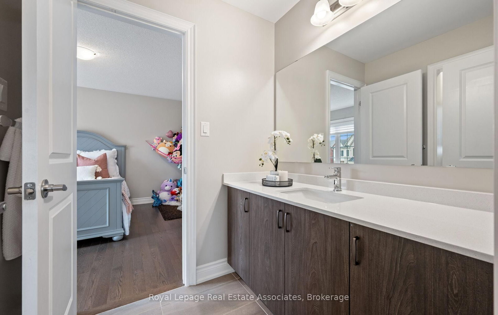 Detached House for sale at 1285 Raspberry Terrace, Milton, Ontario, L9E 1N2 - Ford - MLS: W12963120