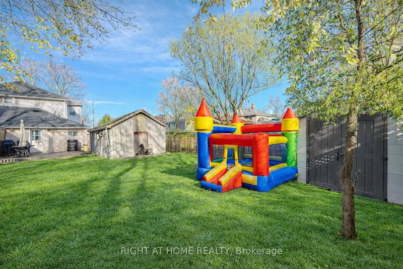 126 Poplar Ave, Halton Hills, Ontario