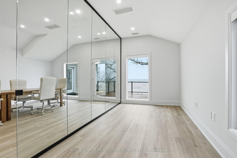 4 - 2100 Old Lakeshore Rd, Burlington, L7R 1E3 | Image 2