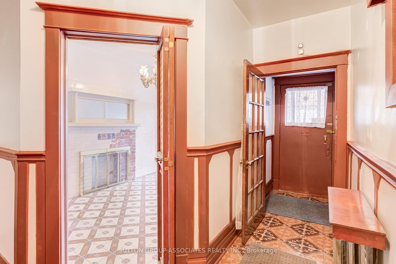 97 Pendrith St, Toronto, M6G 1R8 | Image 3