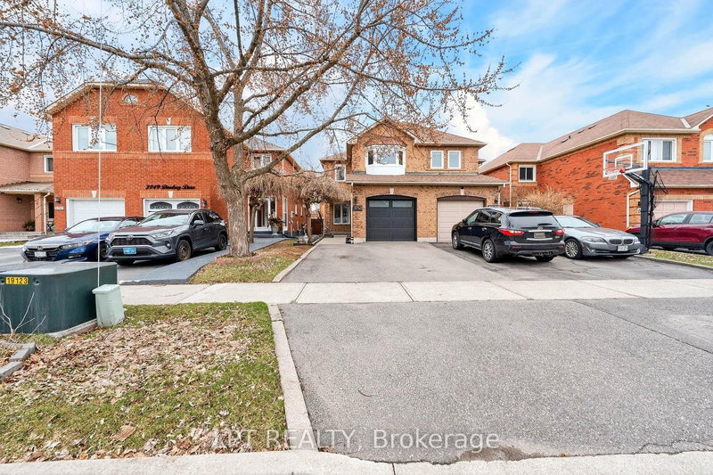 3753 Densbury Dr, Mississauga, L5N 6Z2 | Image 2