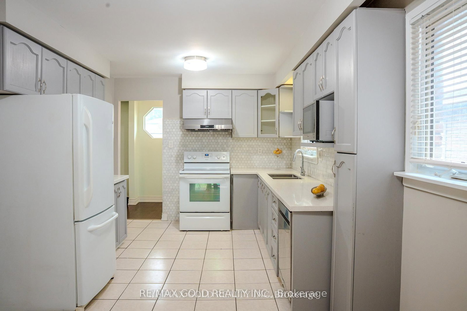 Semi-Detached House for sale at 80 Ivybridge Drive, Brampton, Ontario, L6V 2X3 - Madoc - MLS: W12963382