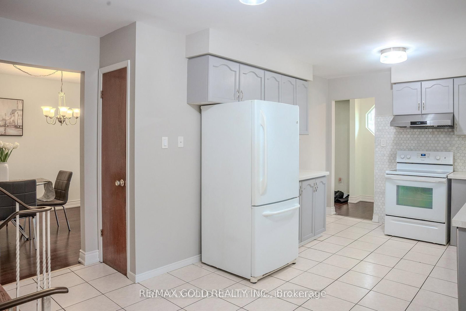 Semi-Detached House for sale at 80 Ivybridge Drive, Brampton, Ontario, L6V 2X3 - Madoc - MLS: W12963382