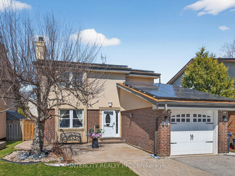 3976 Taffey Cres, Mississauga, L5L 2A7 | Image 2