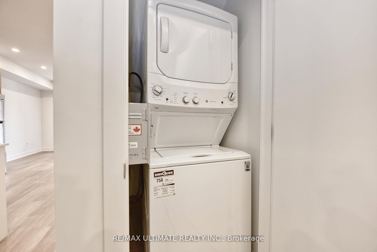 385 McRoberts Avenue, Unit Main Floor - Photo 14