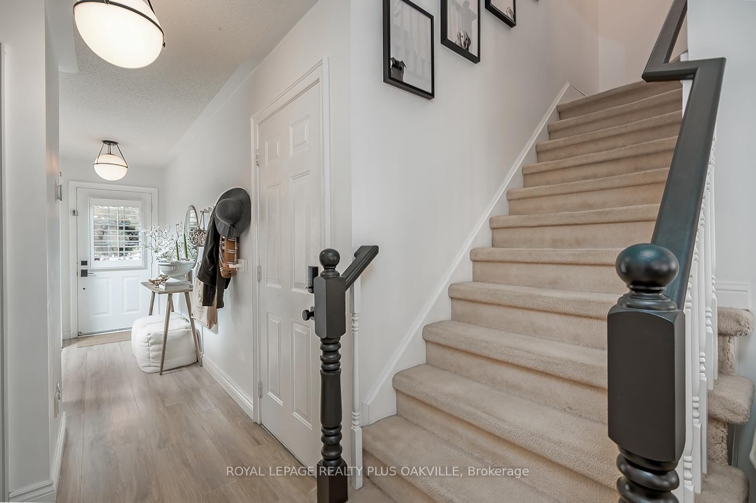 Semi-Detached House for sale at 1159 Barclay Circle, Milton, Ontario, L9T 5V8 - Beaty - MLS: W12963670