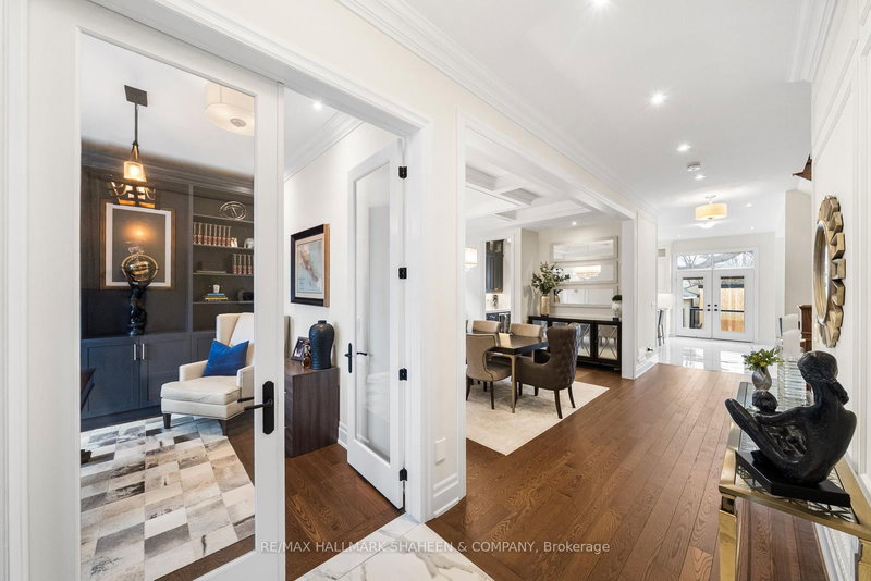 60 Coral Gable Dr, Toronto, M9M 1P1 | Image 3