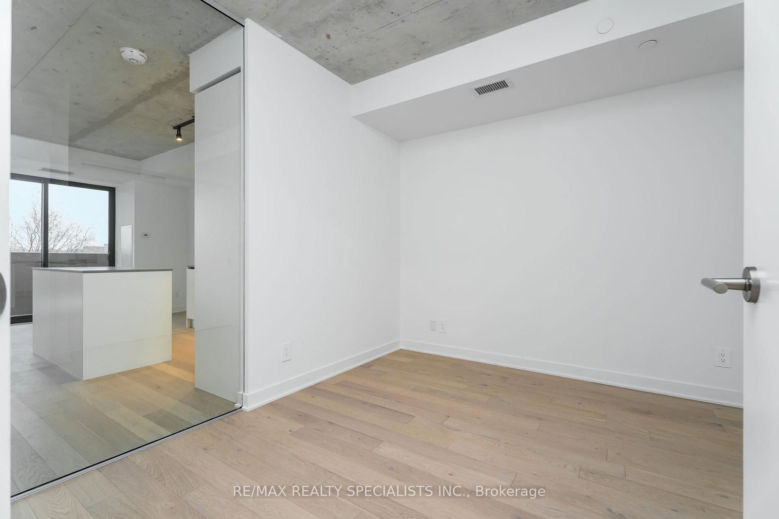 2720 Dundas Street W, Unit 413 - Photo 14