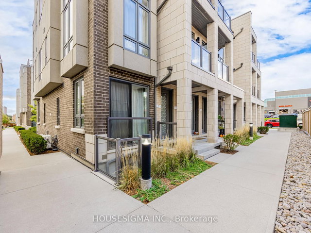 5 - 713 Lawrence Avenue W