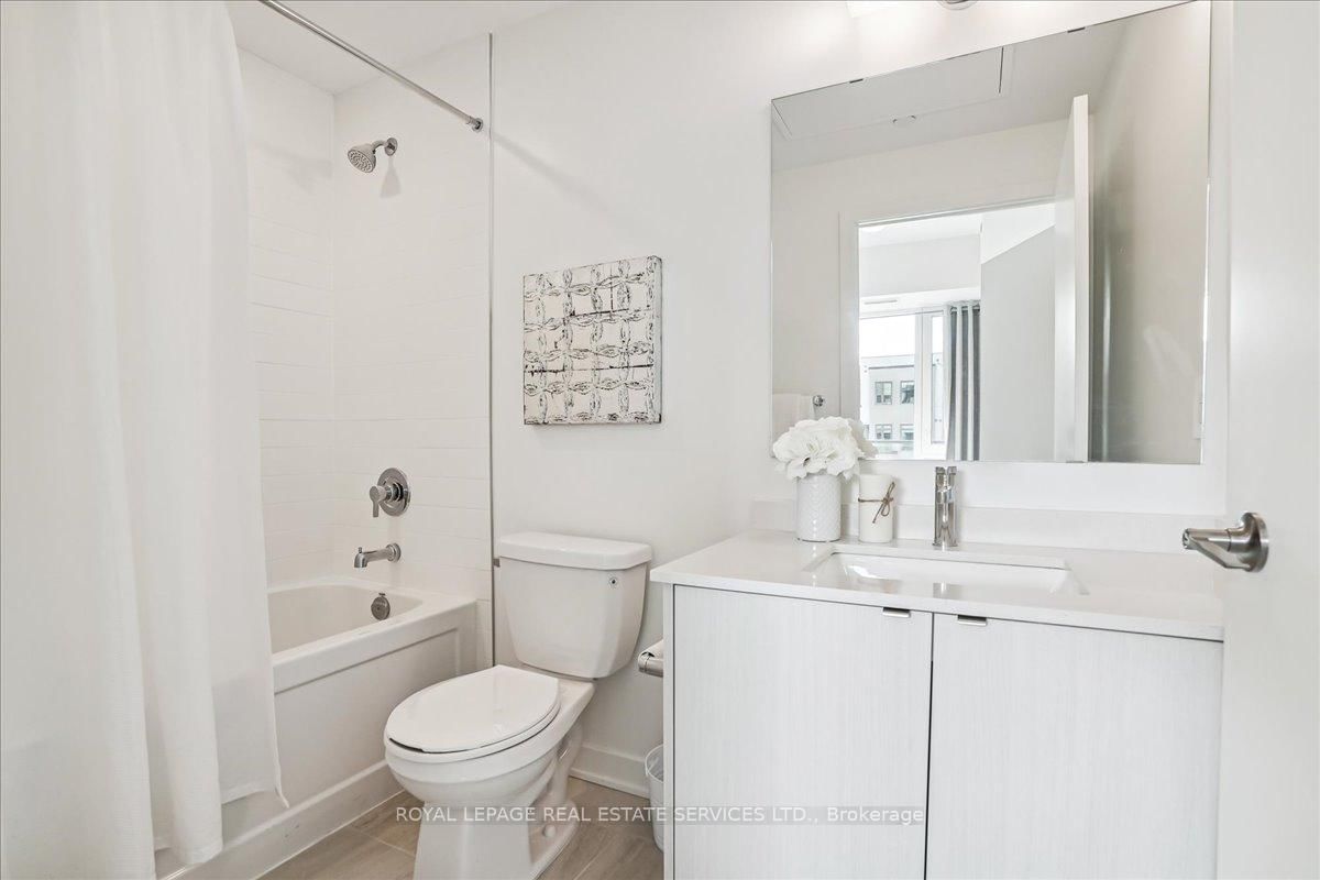 Condo for sale at 202-1440 Clarriage Court, Milton, Ontario, L9T 2X5 - Ford - MLS: W12964238