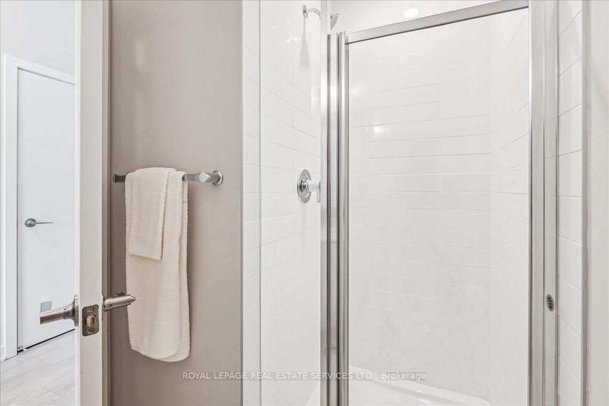 Condo for sale at 202-1440 Clarriage Court, Milton, Ontario, L9T 2X5 - Ford - MLS: W12964238