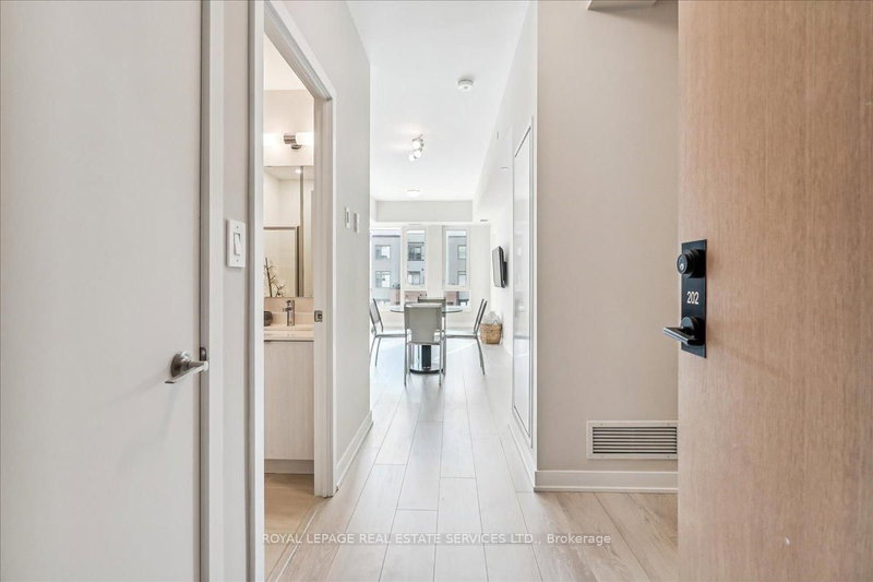 202 - 1440 Clarriage Crt, Milton, L9T 2X5 | Image 2