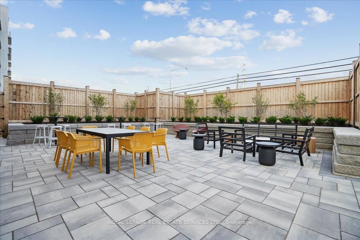 Condo for sale at 202-1440 Clarriage Court, Milton, Ontario, L9T 2X5 - Ford - MLS: W12964238