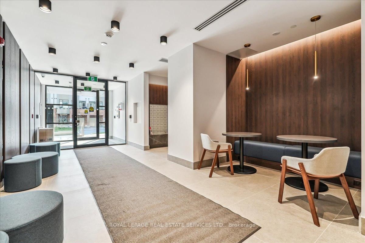 Condo for sale at 202-1440 Clarriage Court, Milton, Ontario, L9T 2X5 - Ford - MLS: W12964238