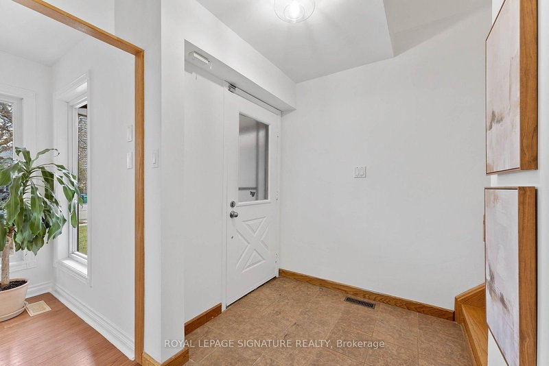 4046 Tea Garden Circ, Mississauga, L5B 2W6 | Image 2