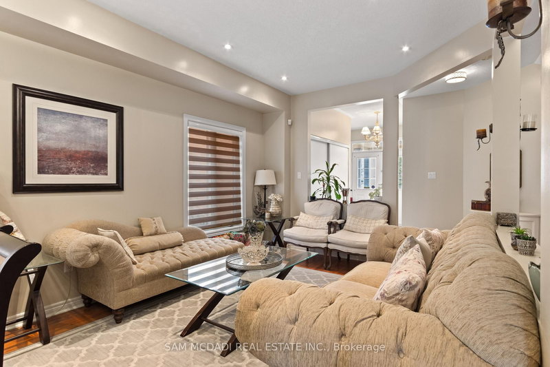 1514 Portsmouth Pl, Mississauga, L5M 7W1 | Image 3