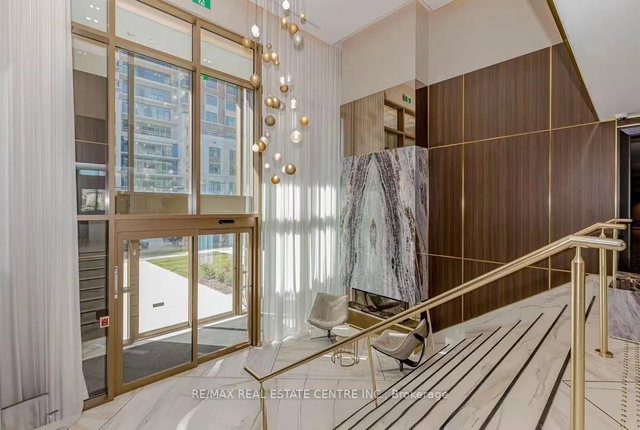 220 - 2333 Khalsa Gate