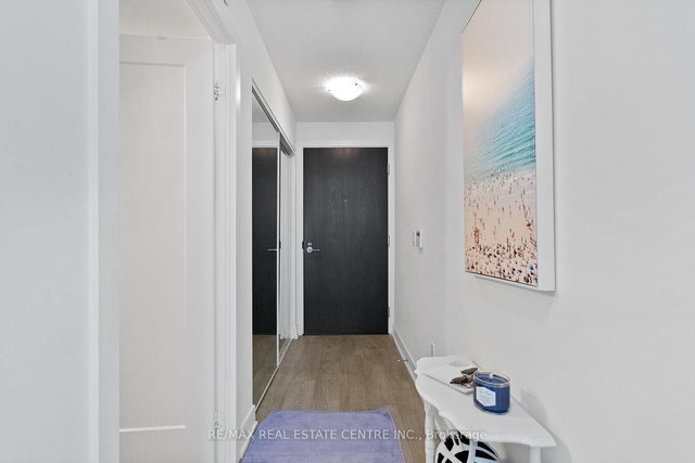 425 - 9 Mabelle Avenue