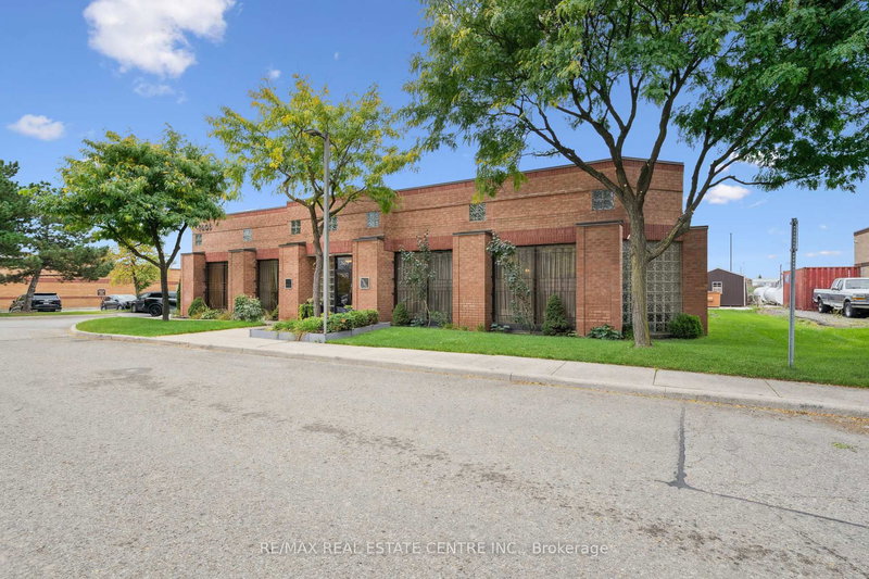 7605 Danbro Cres, Mississauga, L5N 6P9 | Image 2