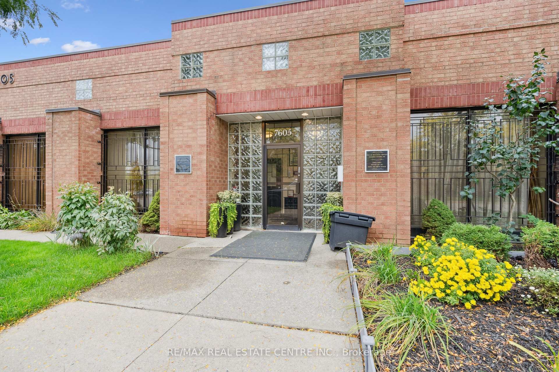 7605 Danbro Crescent