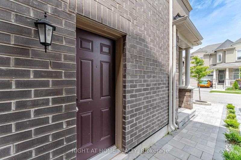 Lower - 1356 Basswood Cres, Milton, L9E 1M4 | Image 2
