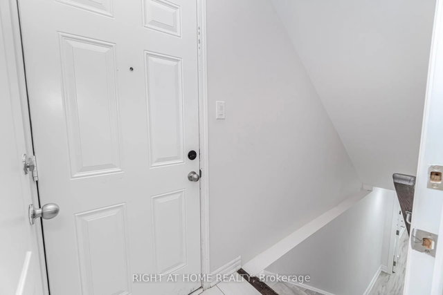 Lower - 1356 Basswood Crescent