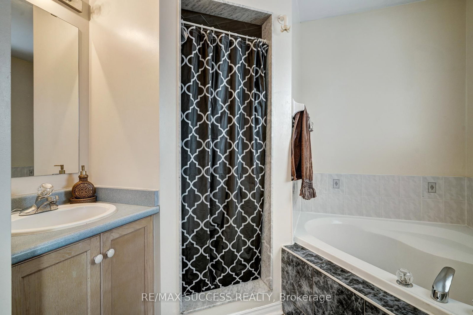 Detached House for sale at 118 White Tail Crescent, Brampton, Ontario, L6Y 5C3 - Fletcher's West - MLS: W12965036