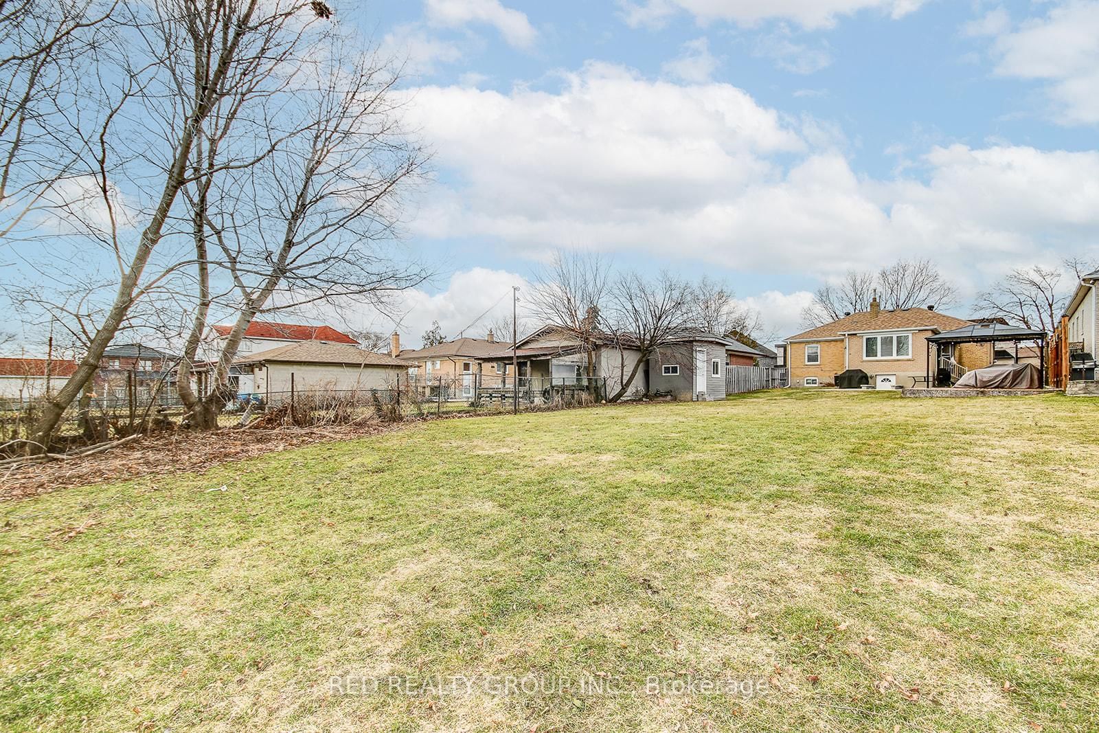 Detached House for sale at 81 Grovedale Avenue, Toronto, Ontario, M6L 1Y8 - Maple Leaf - MLS: W12965178