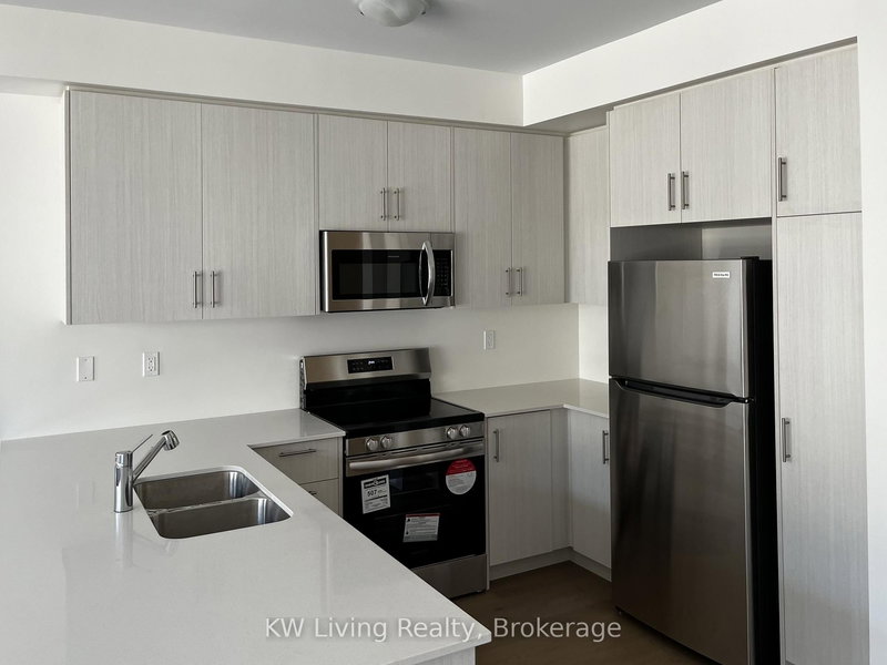 31 Bermondsey Way, Brampton, L6Y 6K9 | Image 2