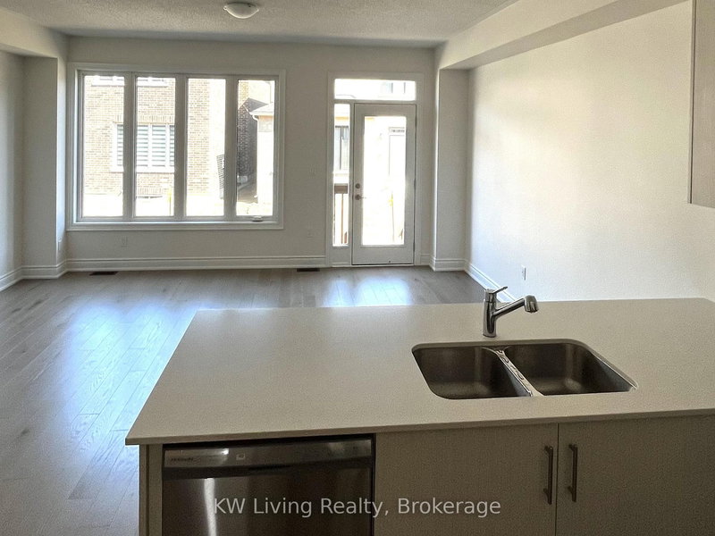 31 Bermondsey Way, Brampton, L6Y 6K9 | Image 3