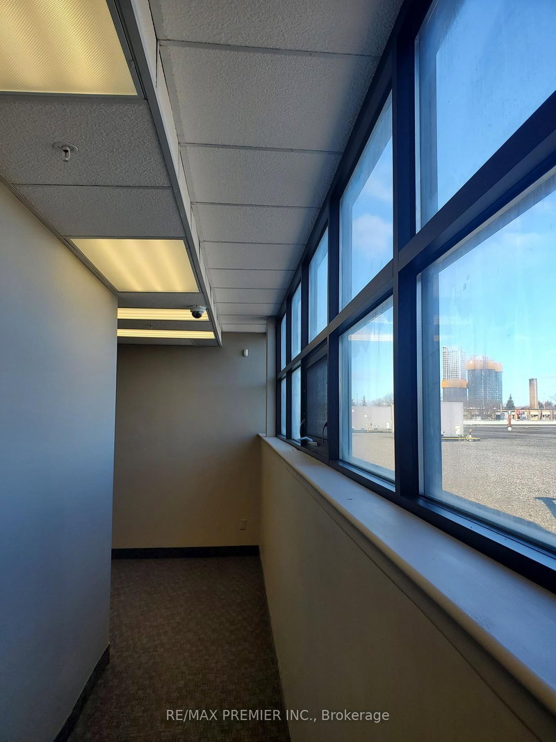 3 - 54 Samor Rd, Toronto, M6A 1J6 | Image 2