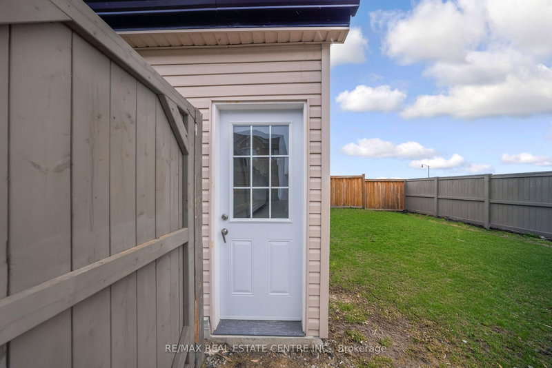 51 Circus Cres, Brampton, L7A 0H1 | Image 3