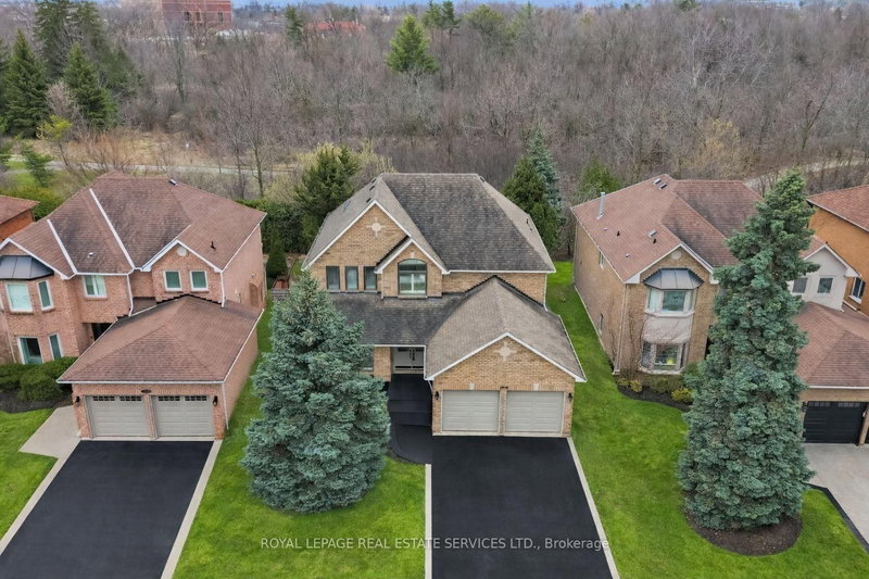 2208 Brays Lane, Oakville, L6M 3J7 | Image 2
