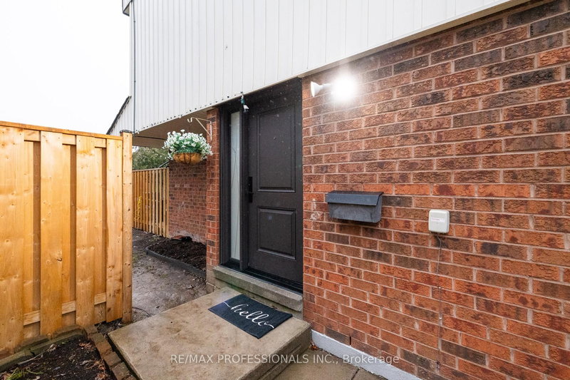 Th42 - 6520 Corfu Rd, Mississauga, L5N 3B4 | Image 3